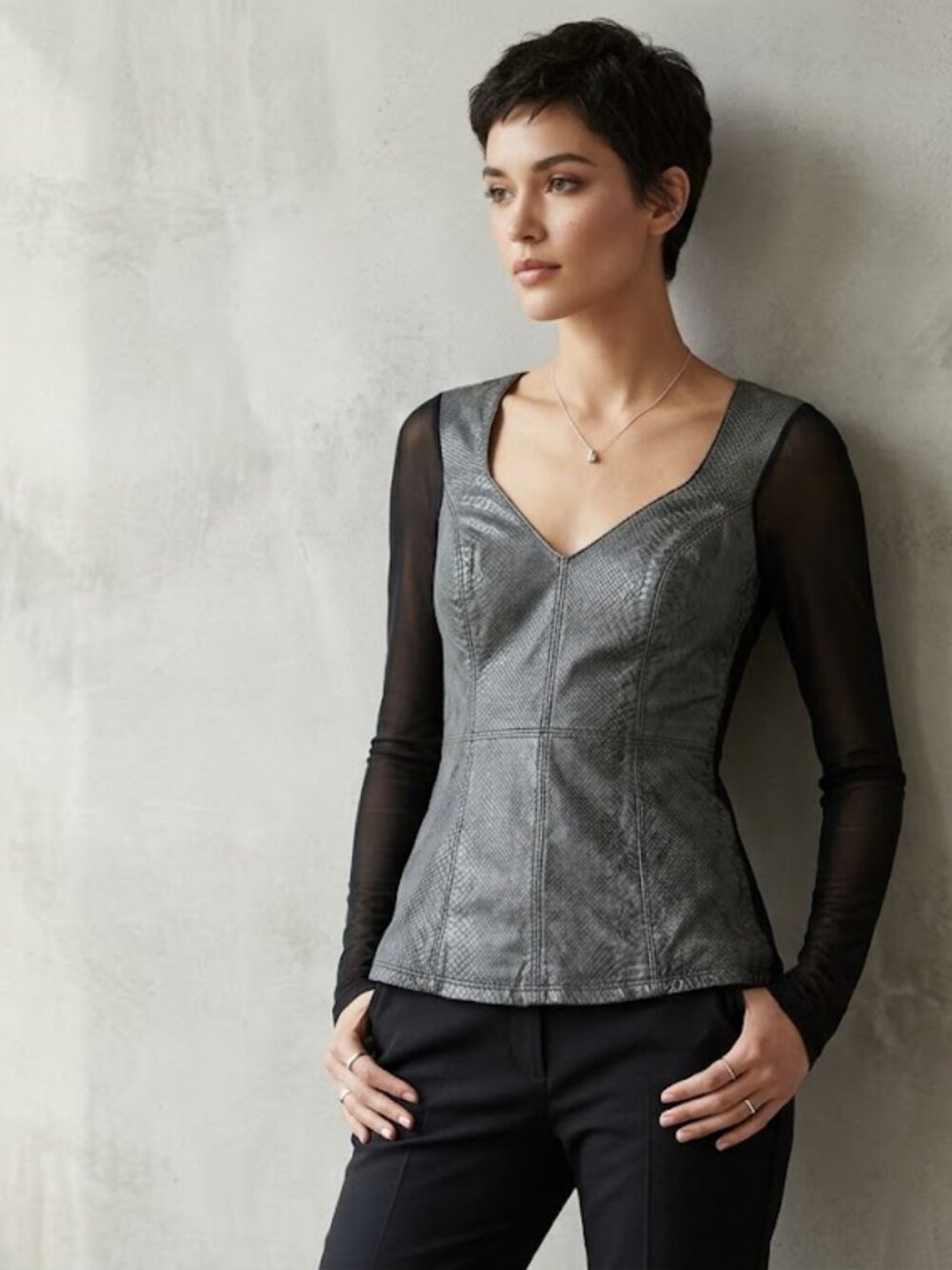 V-Neck Black Long Sleeve Women's Blouse Medium
